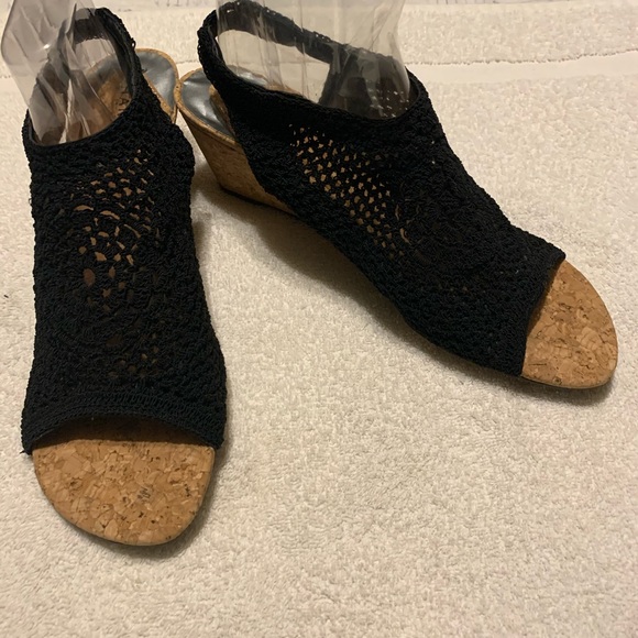 Hannah Sandals - Picture 3 of 8